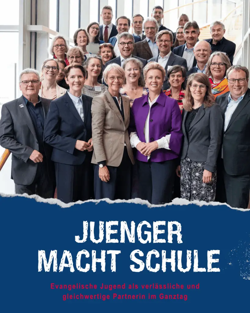 Gruppenfoto „juenger macht Schule“ zur Evangelischen Jugend als Partnerin im Ganztag.