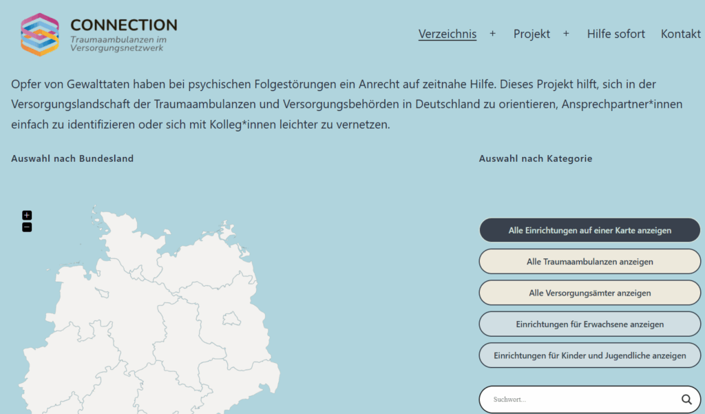 Website-Ansicht von „Projekt hilft“ mit der Bezeichung "Connection" mit Informationsangebot zu Traumaambulanzen, Deutschlandkarte und Auswahlmöglichkeiten für Hilfsangebote nach Kategorie und Bundesland.